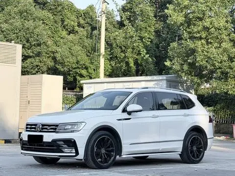 Volkswagen Tiguan L 2021 — фото 1