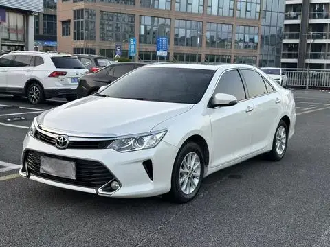 Toyota Camry 2016 — фото 1