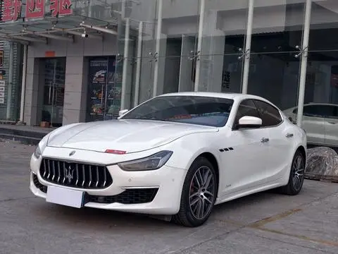 Maserati Ghibli 2021