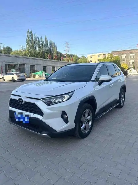 Toyota RAV4 2020 — фото 1