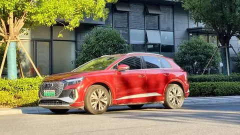 Audi Q4 e-tron 2023