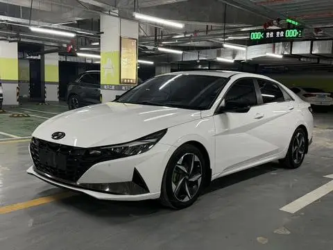 Hyundai Elantra 2022 — фото 1