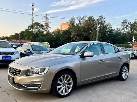 Volvo S60 2015 — фото 1