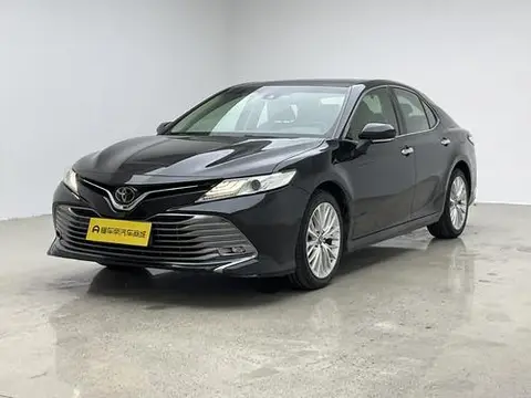 Toyota Camry 2018 — фото 1