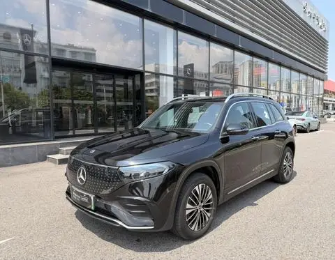 Mercedes-Benz EQB 2025