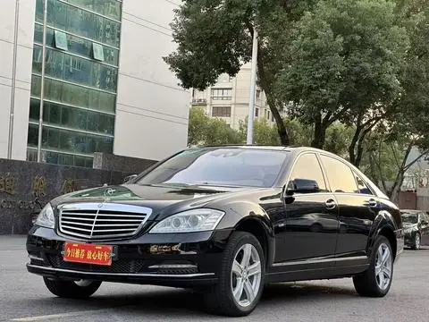 Mercedes-Benz S-Class 2011