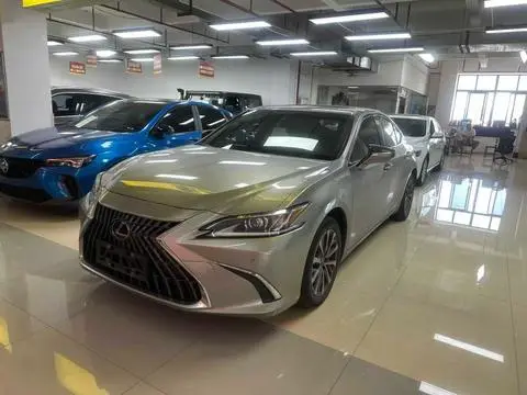 Lexus ES 2022