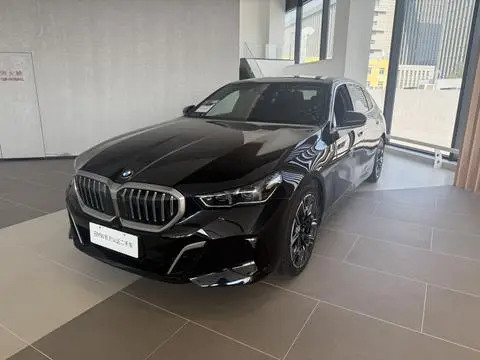 BMW 5 Series 2025