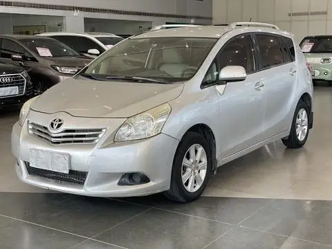 Toyota 逸致 2012