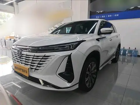Changan CS75 PLUS 2023 — фото 1