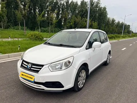 Venucia R50 2015