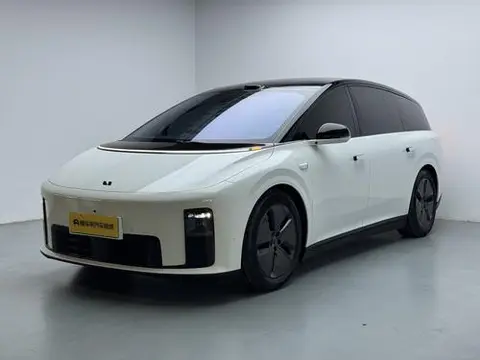 Li i8 2025