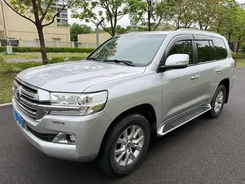 Toyota Land Cruiser 2019 — фото 1