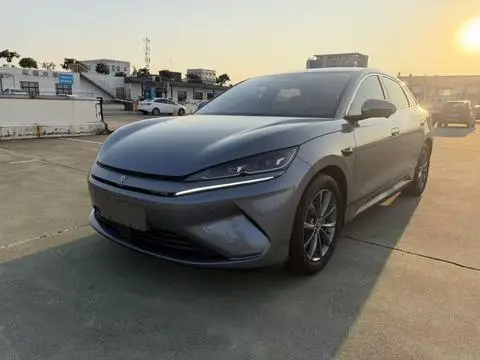 BYD 秦L EV 2025 — фото 1
