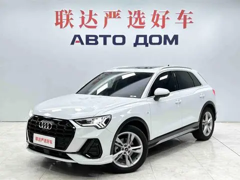 Audi Q3 2022 — фото 1
