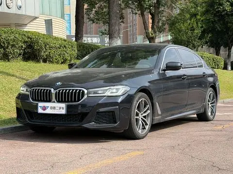 BMW 5 Series 2021 — фото 1