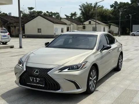 Lexus ES 2021