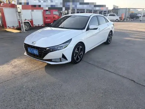 Hyundai Elantra 2021 — фото 1