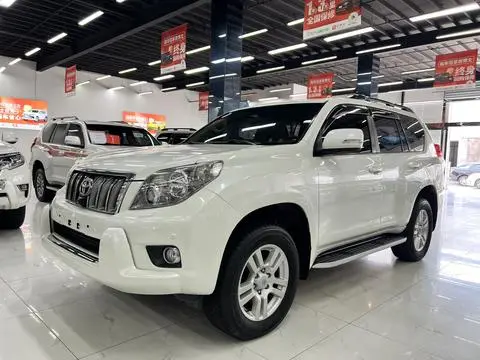 Toyota Prado 2010 — фото 1