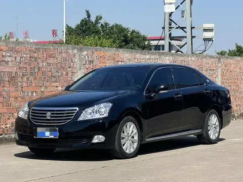 Toyota Crown 2010
