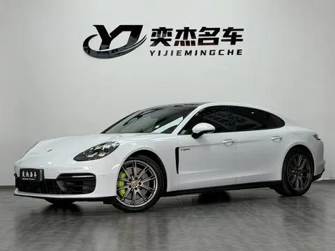 Porsche Panamera 2023