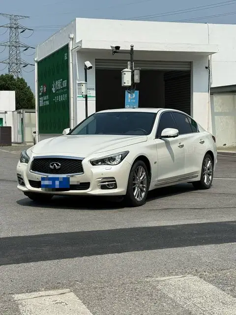 Infiniti Q50L 2015