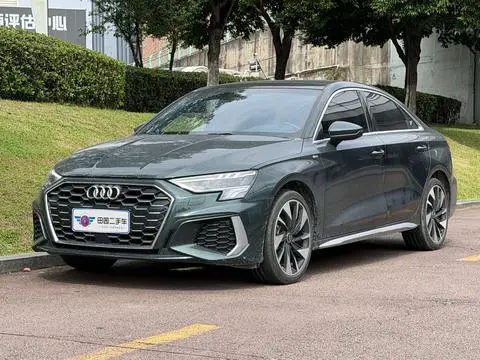 Audi A3 2024 — фото 1