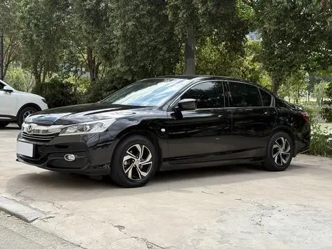 Honda Accord 2016 — фото 1