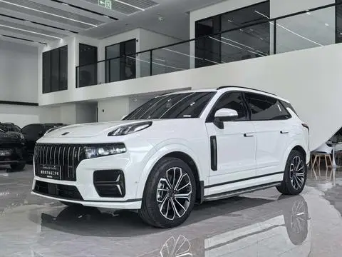 Lynk & Co 09 EM-P 2024