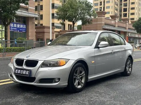 BMW 3 Series 2010 — фото 1