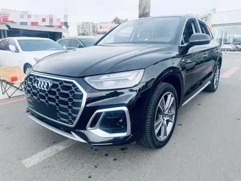 Audi Q5L 2022 — фото 1