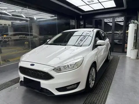 Ford Focus 2015 — фото 1