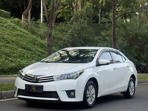 Toyota Corolla 2014 — фото 1