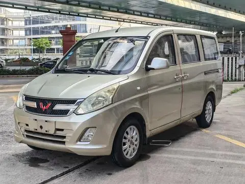 Wuling 荣光V 2016