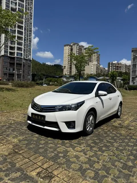Toyota Corolla 2017 — фото 1