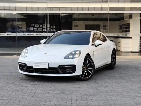 Porsche Panamera 2023