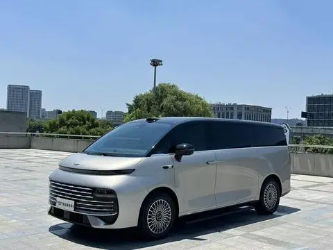 Geely V900 2026