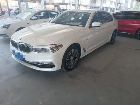 BMW 5 Series 2018 — фото 1