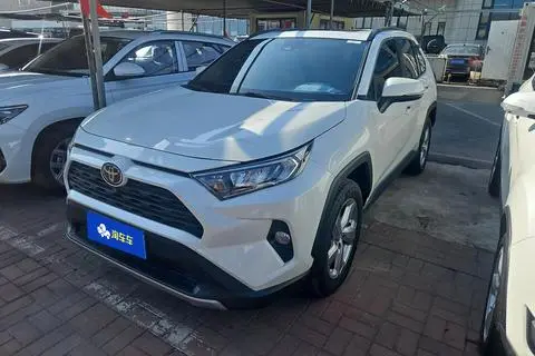 Toyota RAV4 2021 — фото 1
