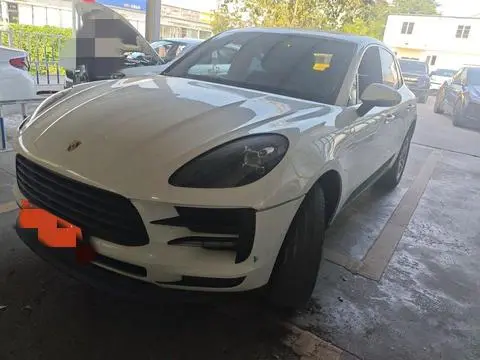 Porsche Macan 2018 — фото 1