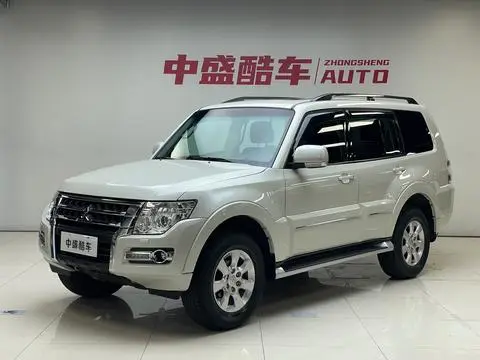 Mitsubishi 帕杰罗 2019