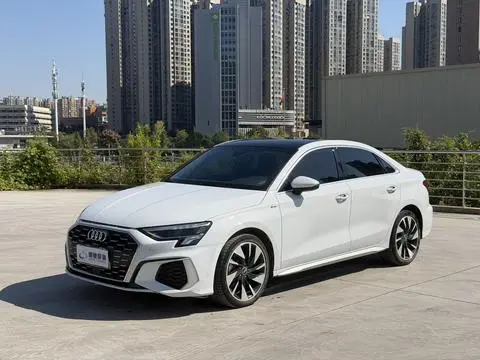 Audi A3 2023 — фото 1