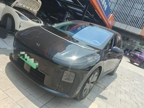 Li i8 2025