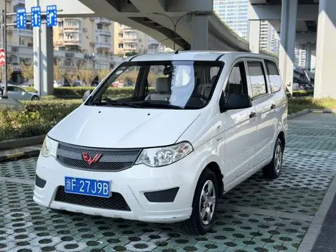 Wuling Hongguang 2016 — фото 1