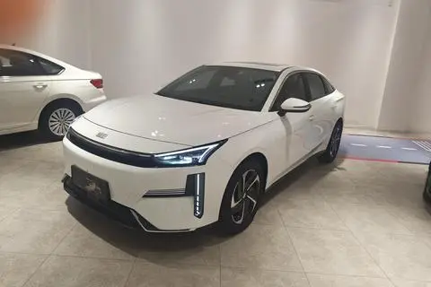 Geely L6 2023