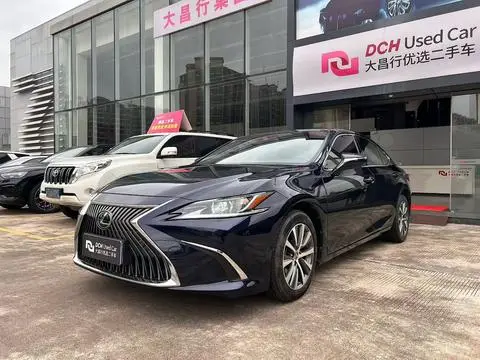 Lexus ES 2021