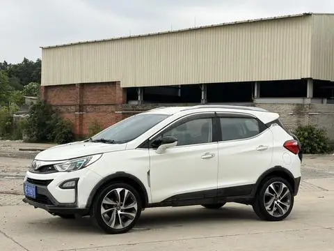 BYD 元 2016