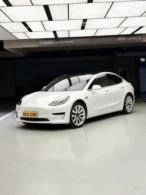 Tesla Model 3 2020 — фото 1