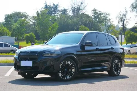 BMW iX3 2024