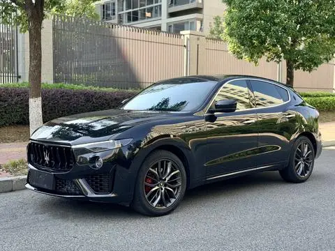 Maserati Levante 2022 — фото 1